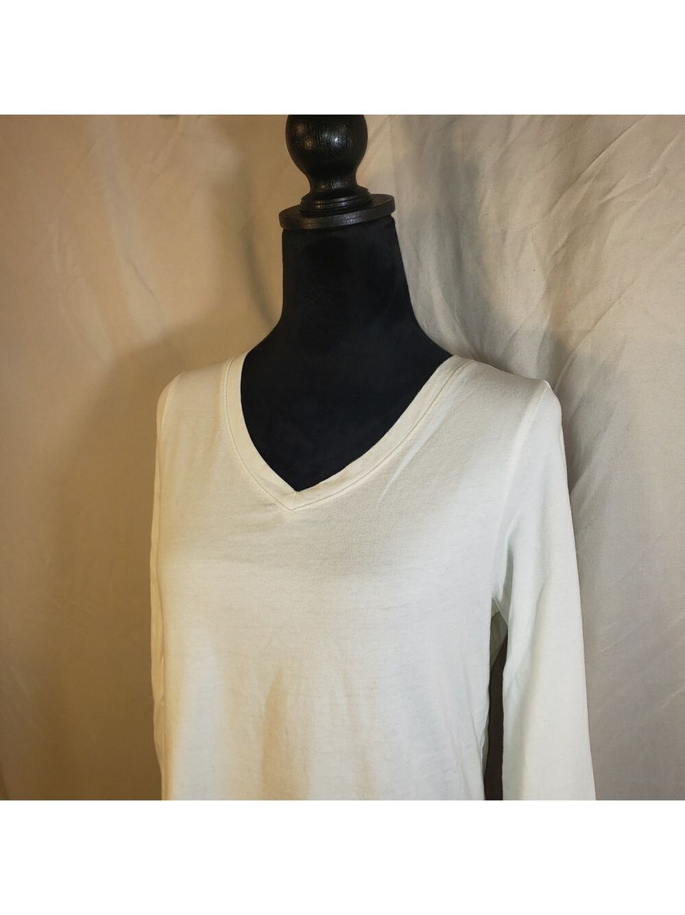 Sonoma Everyday Tee Cream V-Neck Long Sleeve Top - M